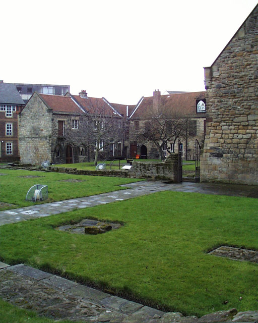 Blkf_Cloister_From_Church_West