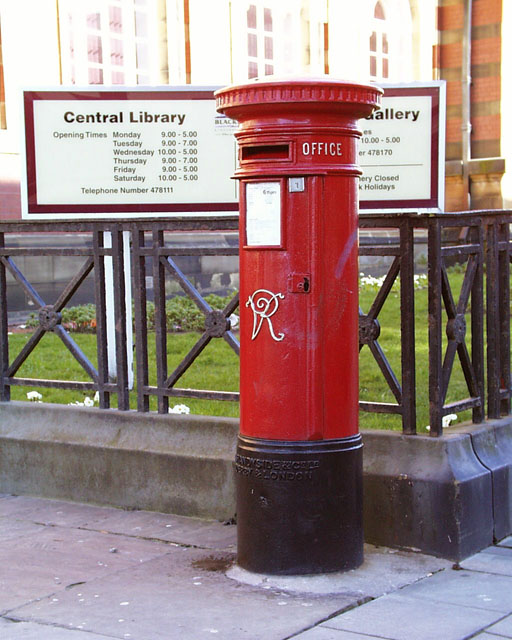 Bpool_Victoria_Post_Box