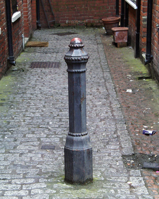 Lanes_George_Yard_Bollard